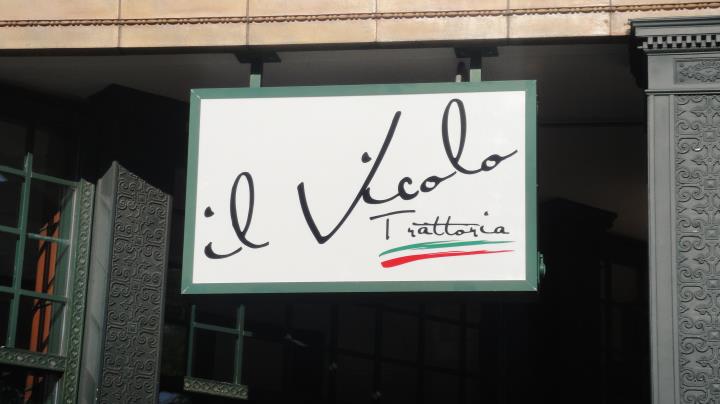 Il Vicolo Trattoria Sign